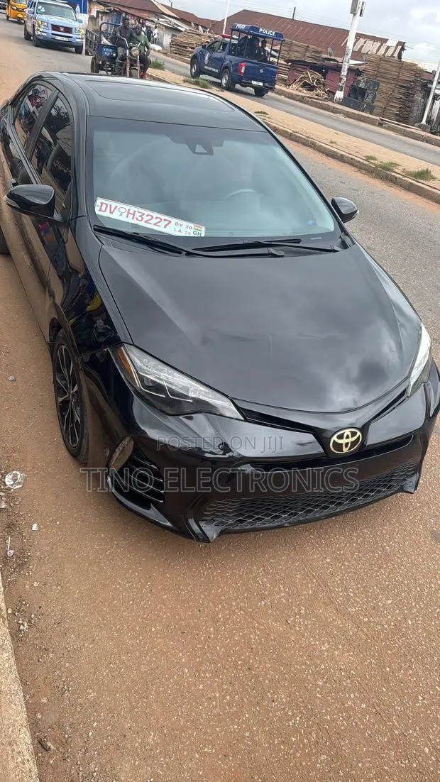 Toyota Corolla SE (1.8L 4cyl 2A) 2019 Black · Photo 1