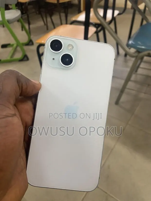 Apple iPhone 15 Plus 128 GB White · Photo 1