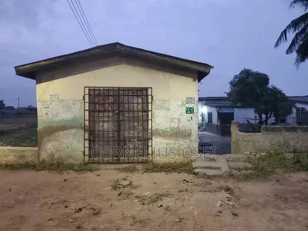 6bdrm House in Awutu Senya East Municipal for sale · Photo 1