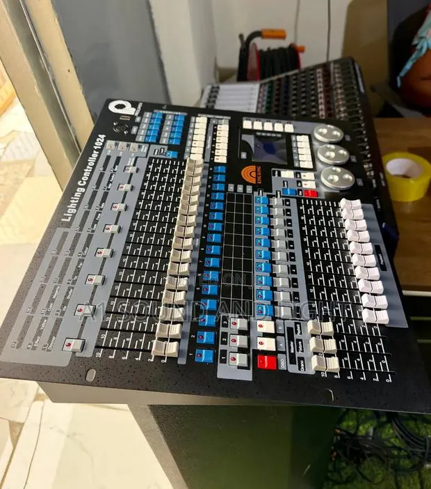 Prolumen Kingkong 1024 Stage Light Mixer/Controller · Photo 3