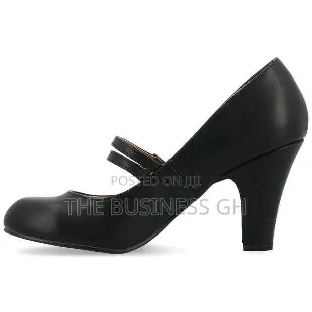 Journee Womens Windy Round Toe Block Heels Mary Jane Pumps · Photo 1