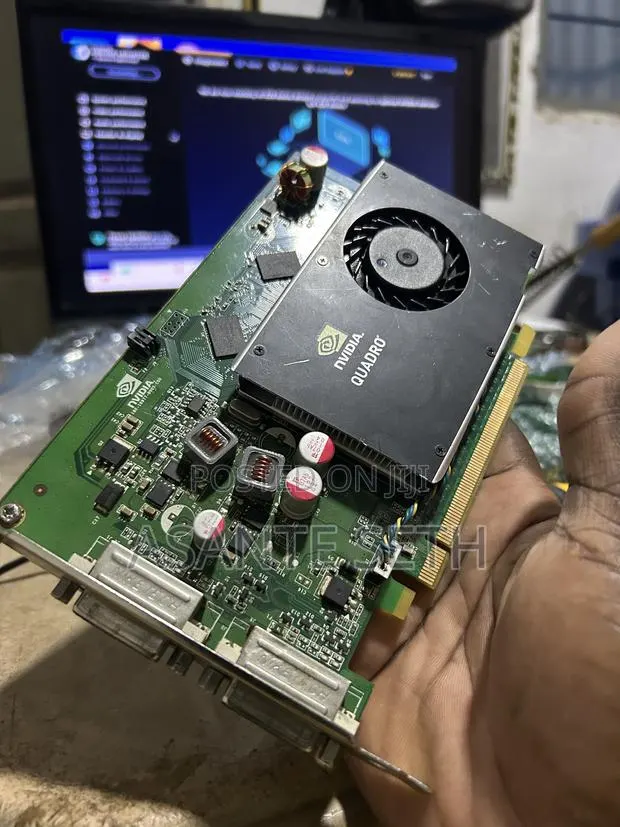 Nvidia Quadro Fx380 - 256Mb Graphics Card for Display · Photo 1