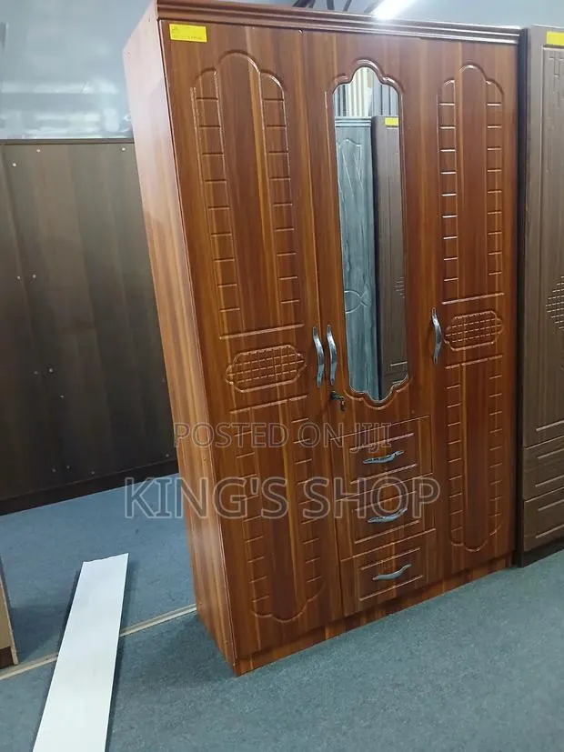 3 Doors Foreign Wardrobe · Photo 1