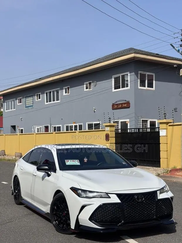 Toyota Avalon TRD 2020 White · Photo 1