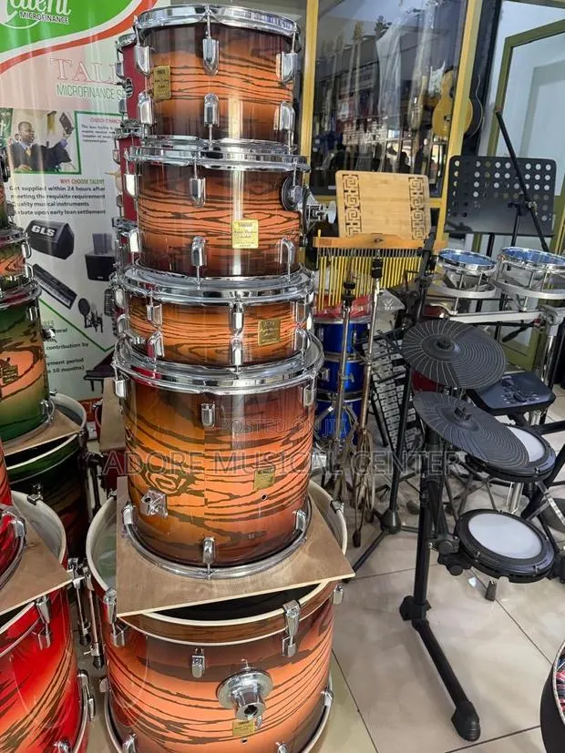 Yamaha High Quality 5 Set of Drums · Photo 1