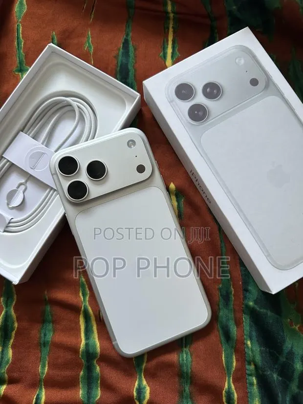 New Apple iPhone 17 Pro Max 512 GB Silver · Photo 1