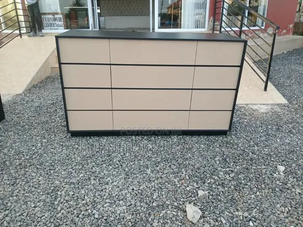 Display Table · Photo 1