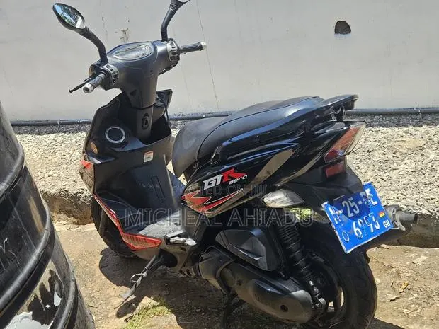 Yamaha 2021 Black · Photo 1