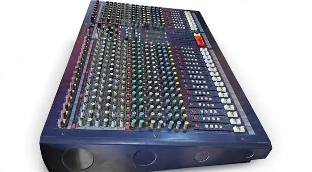 Soundcraft LX9 24-Channel Professional Live Mixing Console · Photo 1