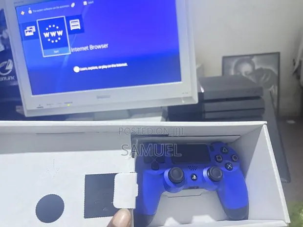 Play Station 4 · Photo 1