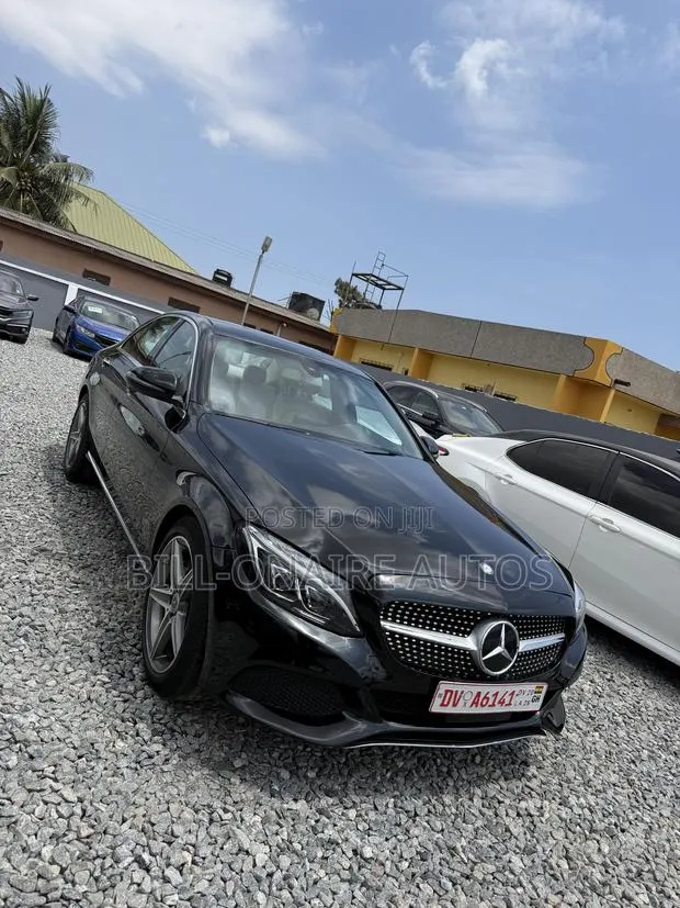 Mercedes-Benz C300 Luxury 4Matic Sedan AWD (2.0L 4cyl 7A) 2016 Black · Photo 1