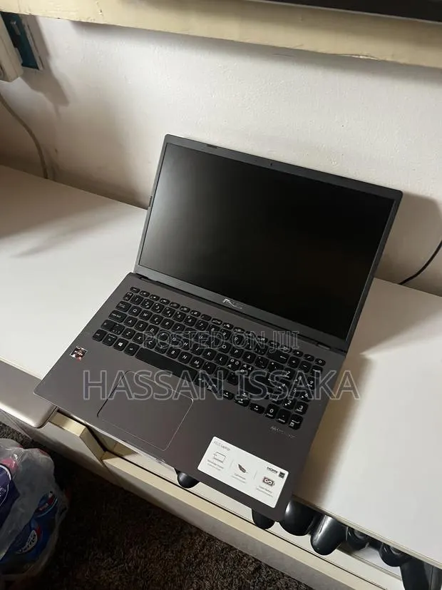 Laptop Asus A42JK 8GB AMD Ryzen 5 SSD 256GB · Photo 1