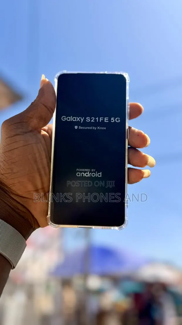 Samsung Galaxy S21 FE 5G 128 GB Silver · Photo 1