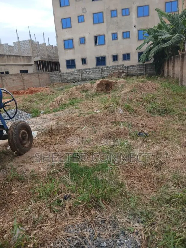 Half Plot of Land · Photo 1