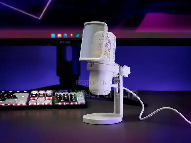 Wired Isy RGB Microphone · Photo 1