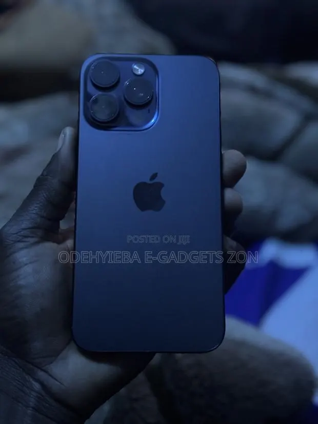 Apple iPhone 15 Pro Max 256 GB Black · Photo 1