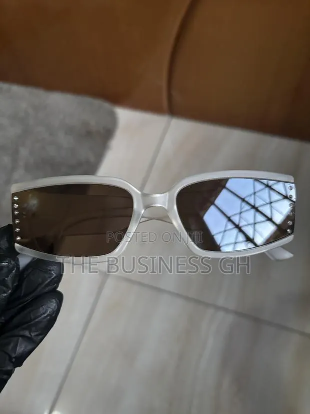 Sam Edelman Sunglasses for Ladies · Photo 1