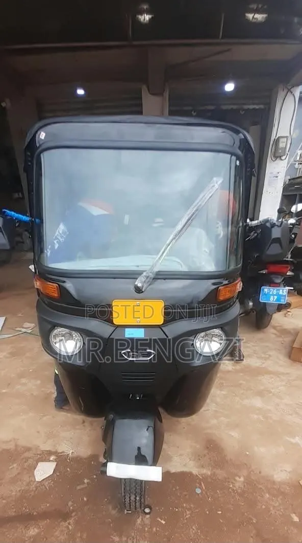 New Bajaj RE 2026 Black · Photo 1