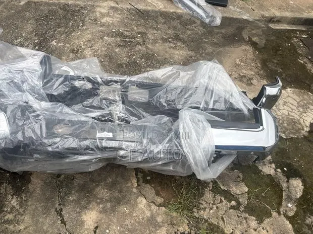 Toyota Tacoma 2016,2017,2018,2019,2020 Back Bumper · Photo 1
