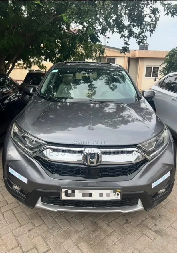 Honda CR-V 2018 Silver · Photo 1