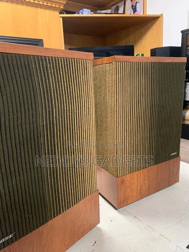 Bose501 Series Floor-Standing and Bookshelf Speakers · Photo 1
