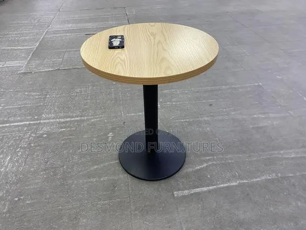 Restaurant Table / Bar Table Round One · Photo 1