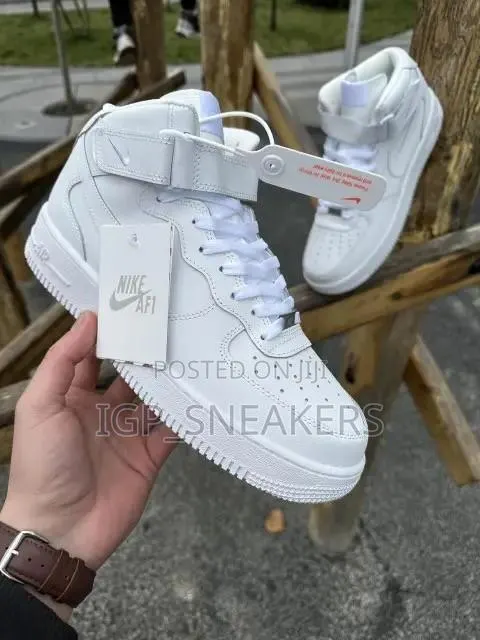 Nike Air Force 1Mid · Photo 1