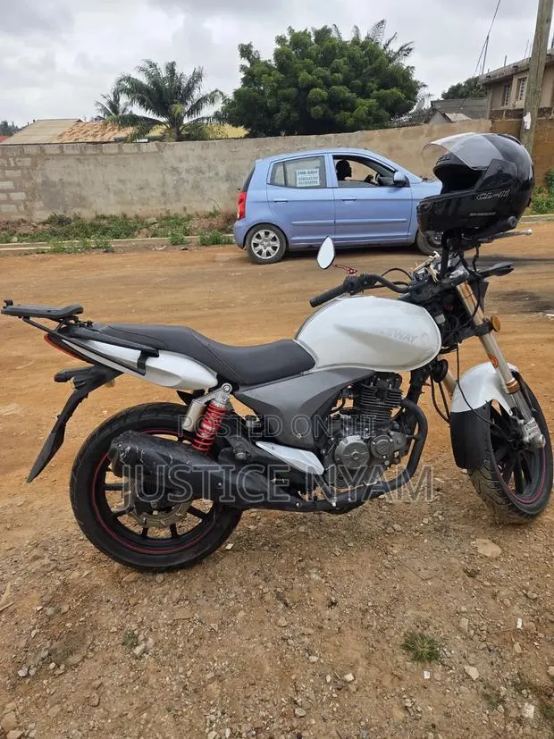 Keeway RKS 150 CBS Edition 2023 White · Photo 1