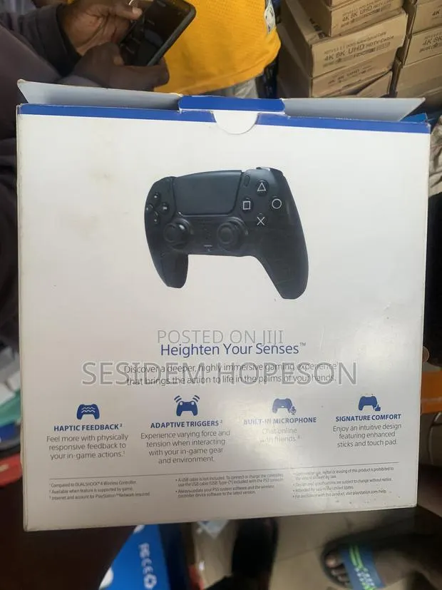 PS5 Controller · Photo 1