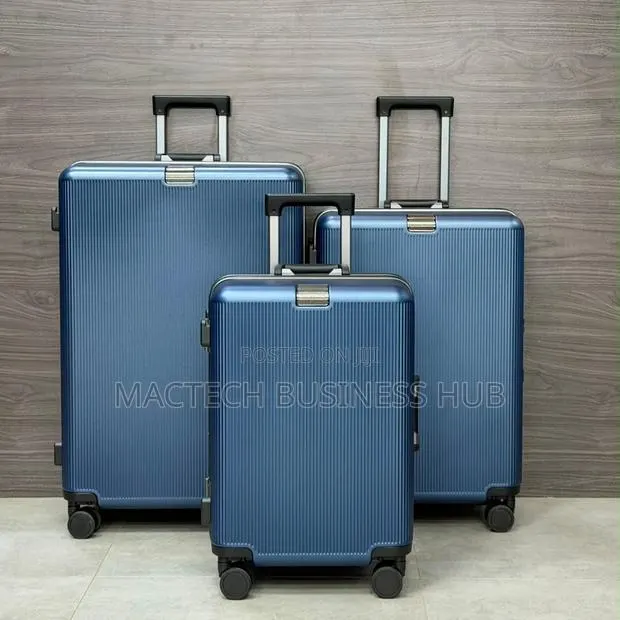 3 Set Travel Bags · Photo 1