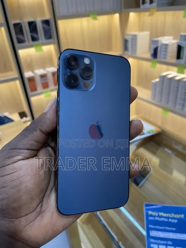 Apple iPhone 12 Pro 128 GB Green · Photo 1