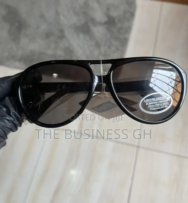 Black Aviator Sunglasses for Men · Photo 1
