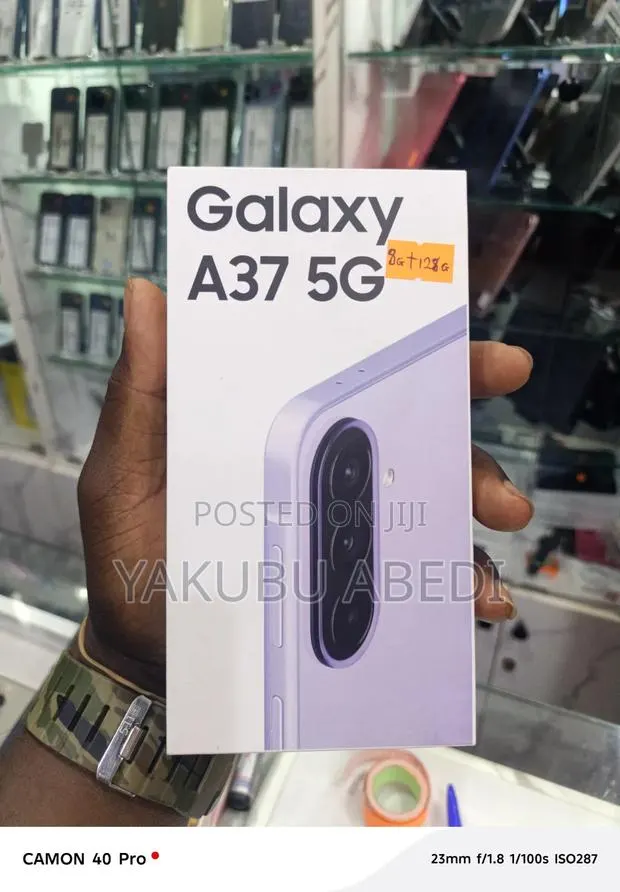 New Samsung Galaxy A37 256 GB Blue · Photo 1