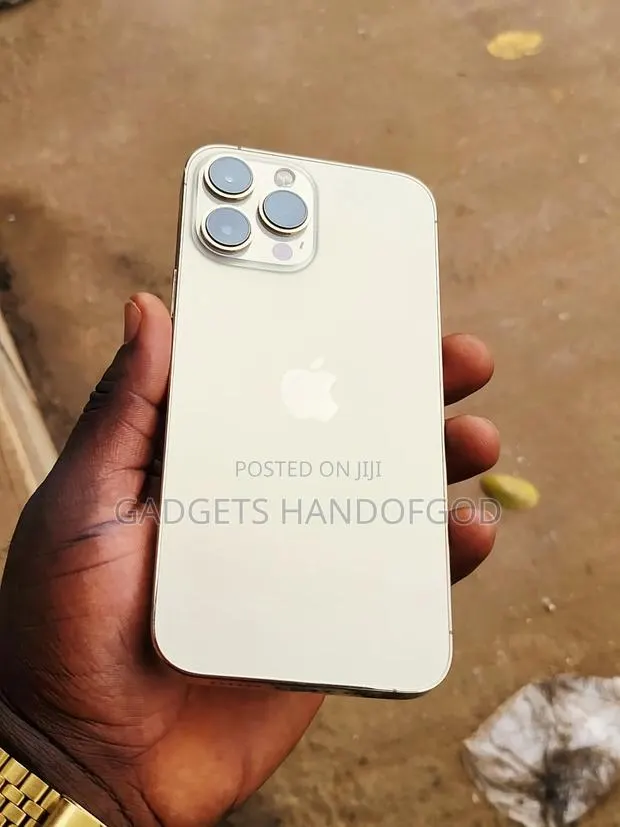 Apple iPhone 13 Pro Max 128 GB Gold · Photo 1