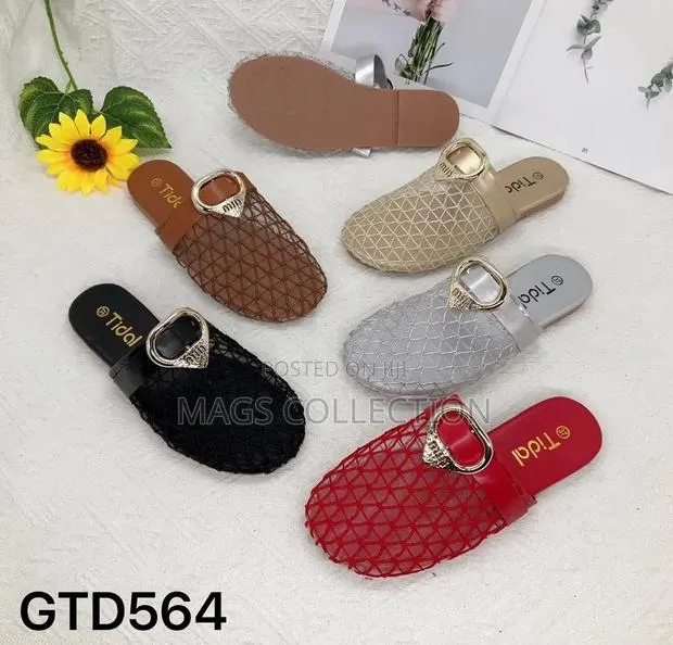 Ladies Slippers · Photo 1