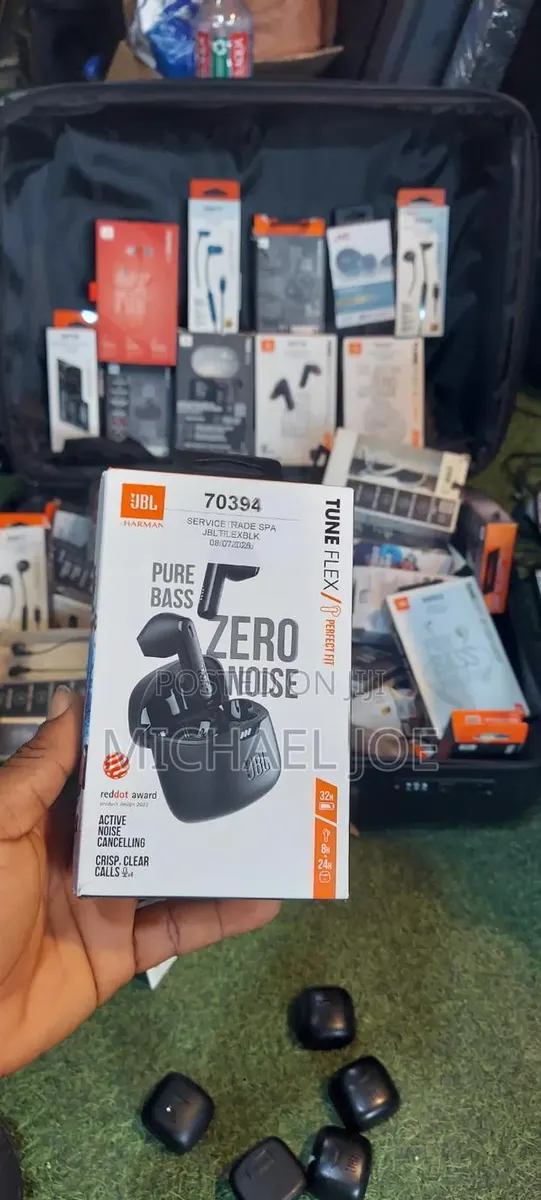 JBL Tune Flex Earbud · Photo 1