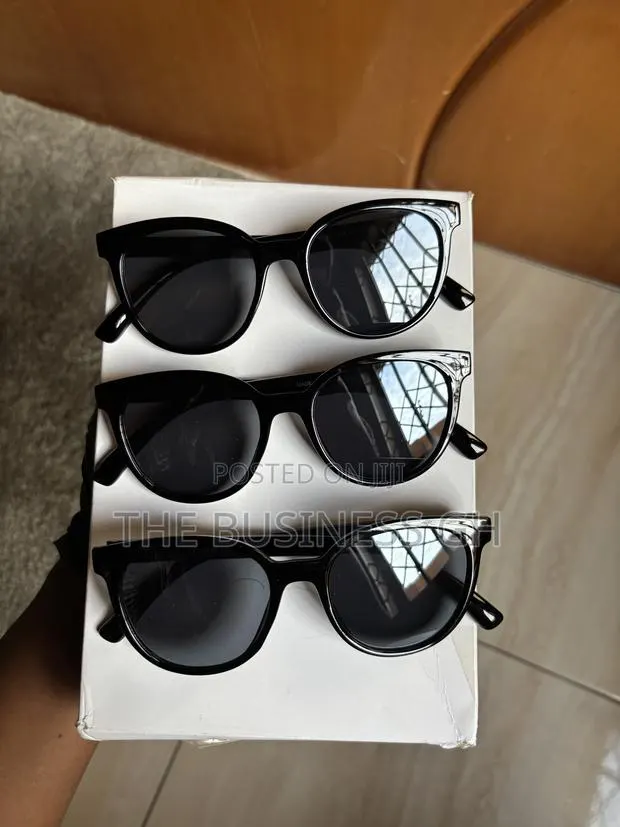 New Black Unisex Sunglasses · Photo 1