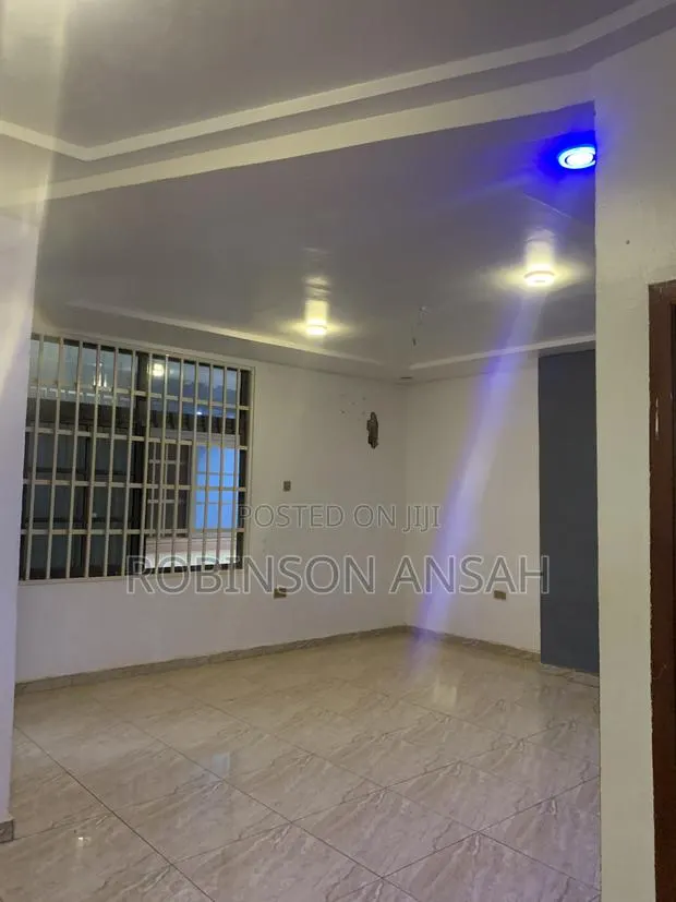 Furnished 1bdrm Apartment in Apatrapa Pokukrom, Atwima Kwanwoma · Photo 1