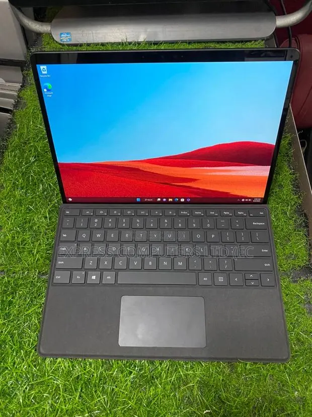Laptop Microsoft Surface Pro 9 16GB Intel Core i7 SSD 512GB · Photo 1