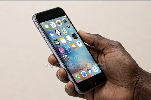 Apple iPhone 6s 32 GB · Photo 1