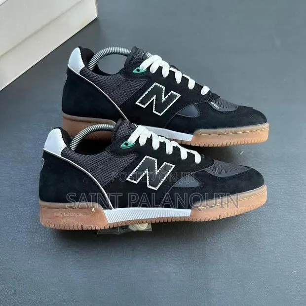 New Balance 600 Black Suede · Photo 1