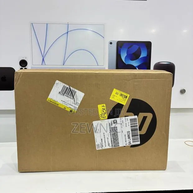 New Laptop HP 17-3000 16GB Intel Core i7 SSD 1T · Photo 1