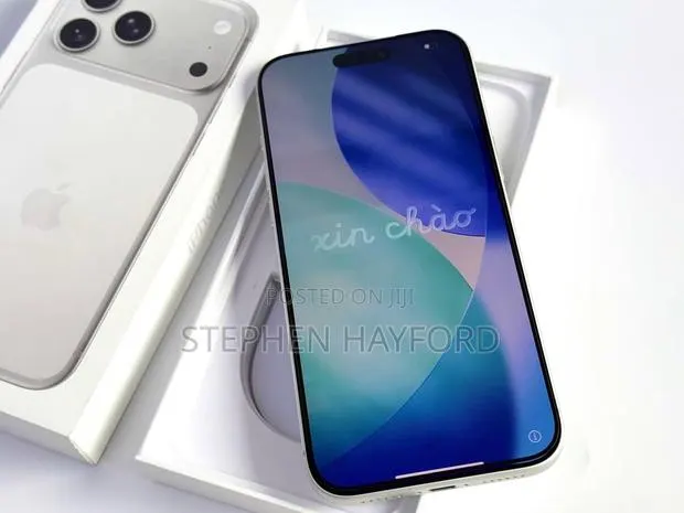 Apple iPhone 17 Pro Max 512 GB Silver · Photo 1
