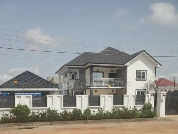 5bdrm Duplex in Hastso, Antis for sale · Photo 1