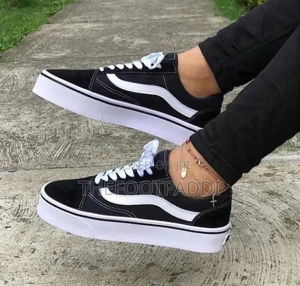 Vans of the Wall · Photo 1