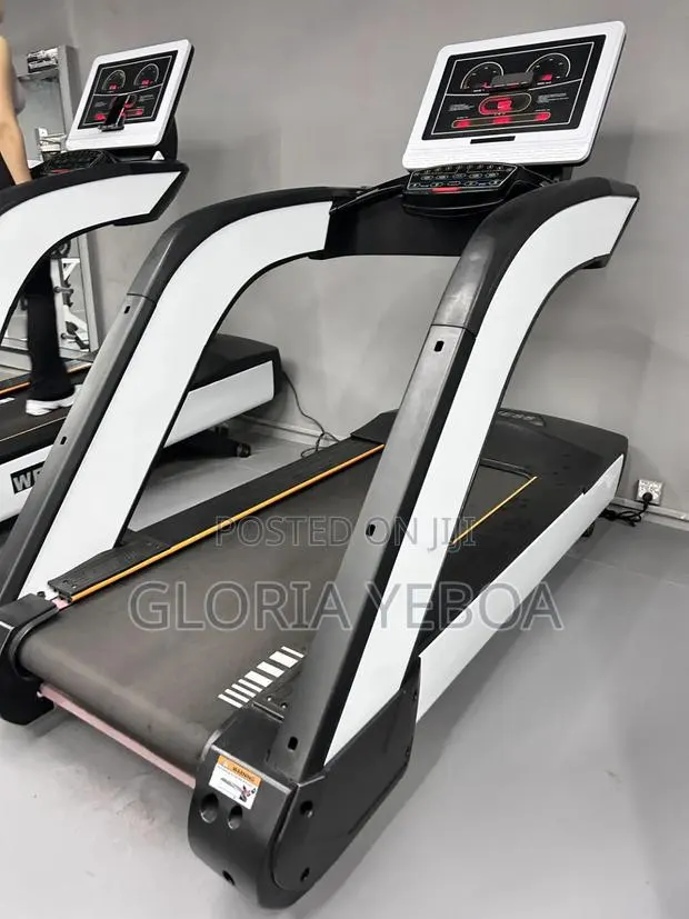 Heavy-Duty Commercial TREADMILL · Photo 1