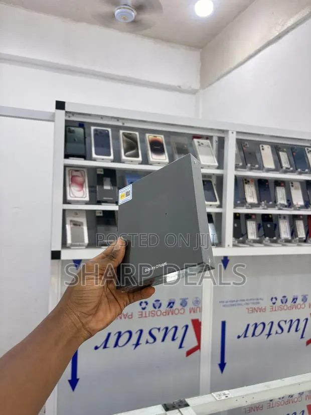 New Samsung Galaxy Z Fold 5 512 GB Black · Photo 1