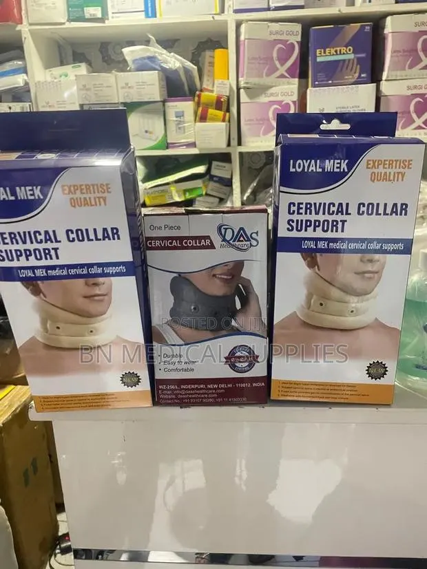 Soft Cervical Neck Collar · Photo 1