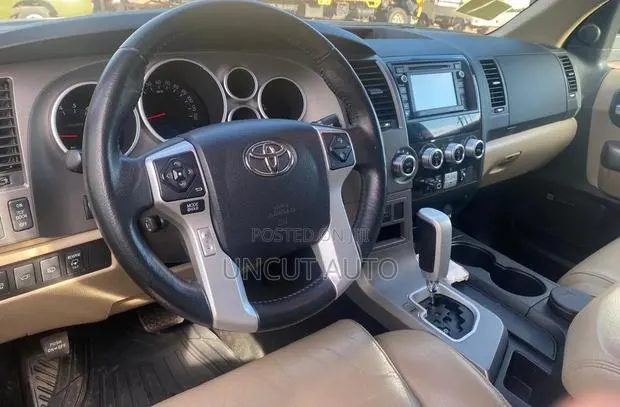 Toyota Sequoia 2016 Black · Photo 1