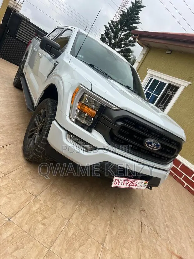 Ford F-150 XLT 2022 White · Photo 1